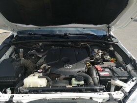 Toyota hilux 2.4D rok 2018 - 12