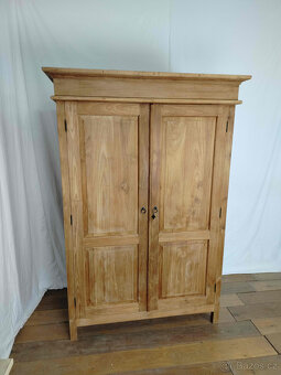 Velká masivní skříň - TEAK - 12