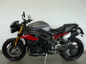 Triumph Speed Triple R 1050 - 12