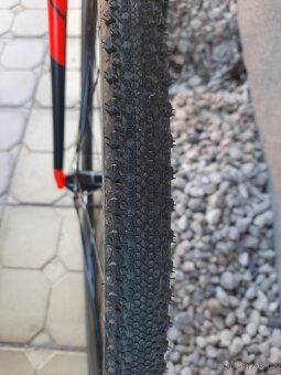 Gravel GIANT - 12