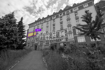 Pronájem prostorného bytu 2+1 (70 m2) na ulici Cingrova, Mor - 12