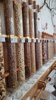 Nábytek vybavení prodejny - 12