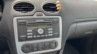 Ford Focus, 1.6 // RV 2/2006 // 74 kW - 12