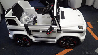 Dětské elektrické auto Mercedes G63 AMG bílá - 12