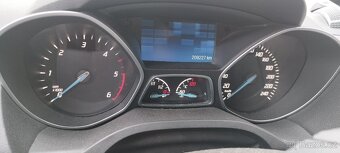 Ford Kuga - 12