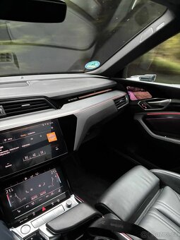 Audi E-Tron 55 300 kW S-Line - 12