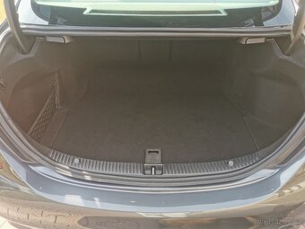 Mercedes Benz třídy C w205 - 12