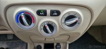 Huyndai Accent 1.4 i 16V - 12