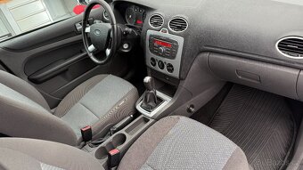Ford Focus kombi 1.6i 74kw - možnost splátek - 12