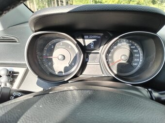 Hyundai i30 1.6 CRDi STK 2/2027 - 12