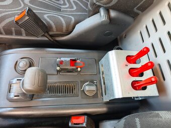 Iveco Eurocargo 120E18, nový 8t hákový nosič - 12