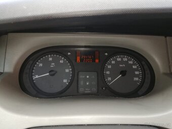Opel Vivaro 1.9CDTi 74kw 3 místa Van L1 - 12