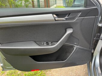 SUPERB 3 2.0TDI 140kw MAX VÝBAVA PANORAMA TOP STAV - 12