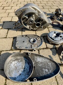 Manet M90 - rozebraný motor - 12