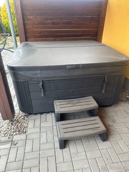 Vířivka WELLIS - 12