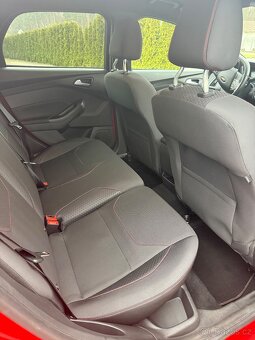 Ford Focus ST-Line Red&Black Edition - 12