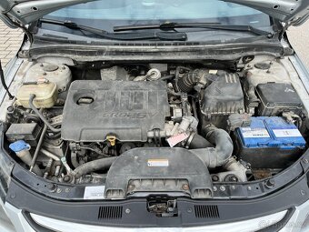 Hyundai i30 - stříbrná metalýza, nafta, 2011 - 12