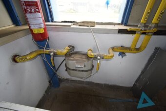 Pronájem skladové a výrobní haly v uzavřeném areálu – Štikov - 12