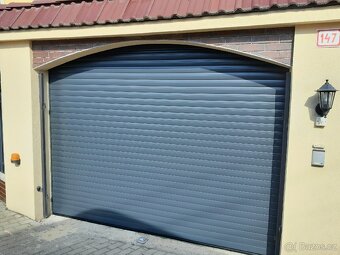 Garážová rolovací vrata zateplené 77mm lamely možno montáž - 12