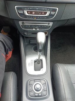 Renault Megane 2.0DCi automat - 12