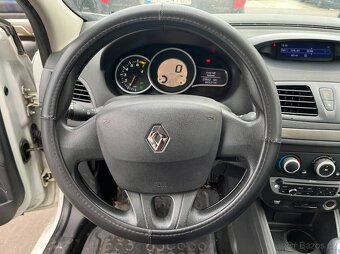 Renault Megane 1.6i - 12