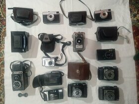 Fotoaparáty 24 ks, blesky 4 ks + stojánek 127 cm - 12