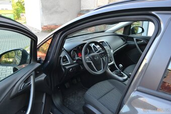 OPEL Astra Sports Tourer 1.7CDTi 81kw rok 2014 - 12