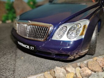 Prodám model 1:18 Maybach 57 w240 - 12