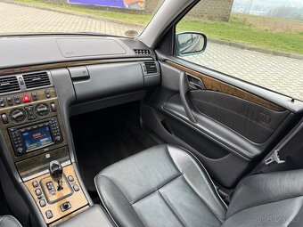 Mercedes-Benz E-classe 220CDI W210 AVANTGARDE - 12