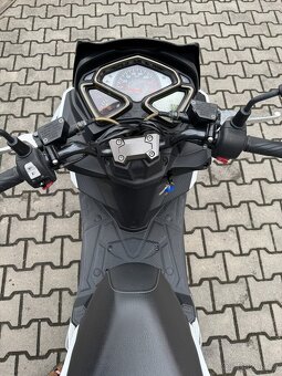 Motocykl Sym Jet 14 - 12