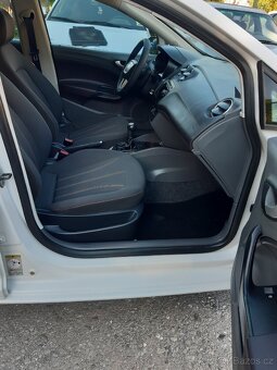 Škoda fabia 1.4 63kw první majitel - 12