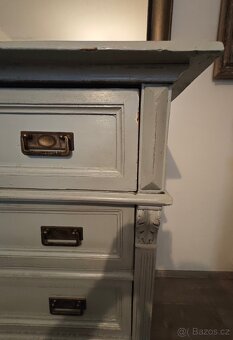 Starožitná dřevěná komoda - 12