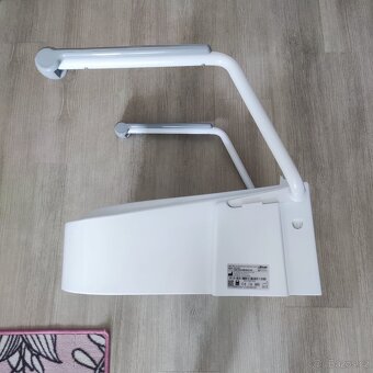 WC sedátko s vyklopnymi područkami - 12