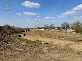 Prodej pozemku 841 m2 - 12