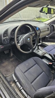 BMW 318i - 12
