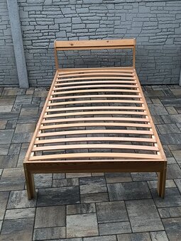 Prodám dřevěnou postel + Matrací 90cm x 200cm - 12
