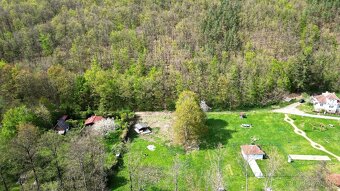 Prodej pozemku/zahrady (1038m2) v přírodním parku Údolí Bílé - 12