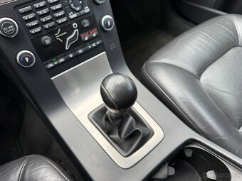 VOLVO V70 2.4 D5 136KW //2008 MOMENTUM MANUAL KŮŽE SERVISKA - 12