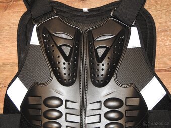 Chráničová vesta Nová - 12