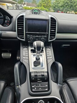 Porsche Cayenne 4.8 V8 400 koní benzín - 12