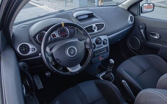 Renault Clio RS 2.0i 16V - 12