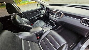 KIA Sorento 2.2 CRDI 16V 147 kW Premium 4x4 automat serviska - 12