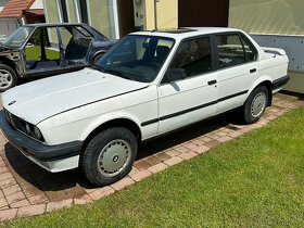 BMW 324d  E30 plastak PRODEJ NÁHRÁDNÍ DÍLY - 12