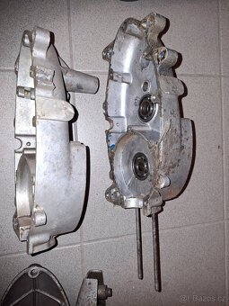 Jawa 50 pionyr - kartery, víka motoru - 12