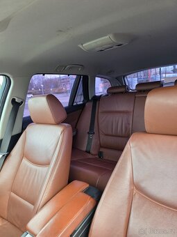 Bmw 330i 190kw. Nové pneu - 12