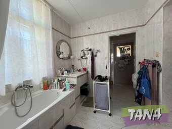 Prodej domu s restaurací a dvěma byty v Meziměstí - 12