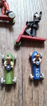 Dřevěné figurky a autíčka - 12