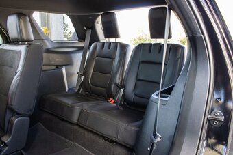 Ford Explorer 3.5 V6 XLT - 12