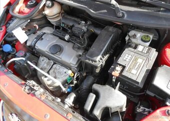 Peugeot 206 1,1 i 44 kW PLUS Serviska benzín - 12