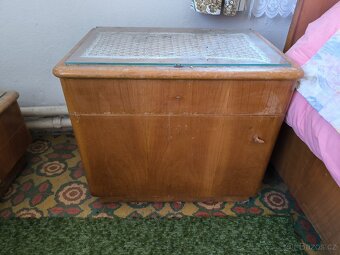 Ložnice z masivu vyrobená cca 1940 - 12